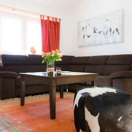 Studenhof Apartment *